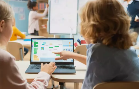 How Cloud Technology Supports Online Education